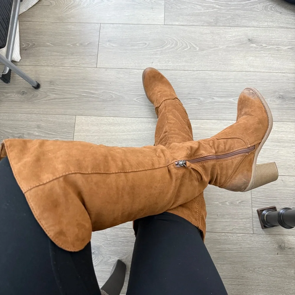 Dolce Vita Women's Tan Knee-High Boots